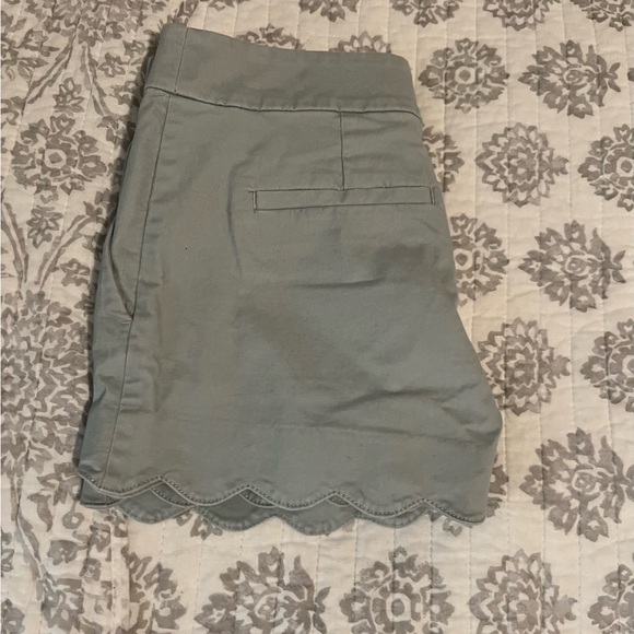 Lowrise light blue shorts - Picture 3 of 4